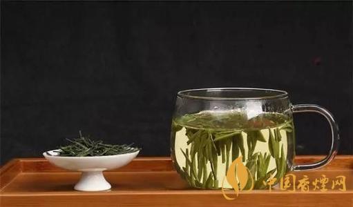 白茶與綠茶哪個品質更好 白茶與綠茶功效區(qū)別一覽